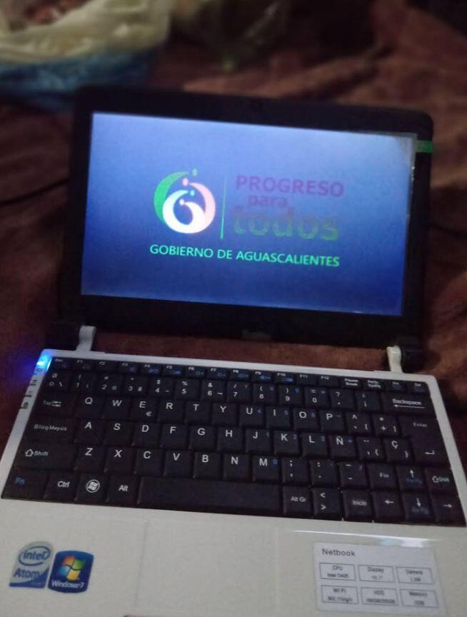 Laptop Netbook kintel Atom en buen estado