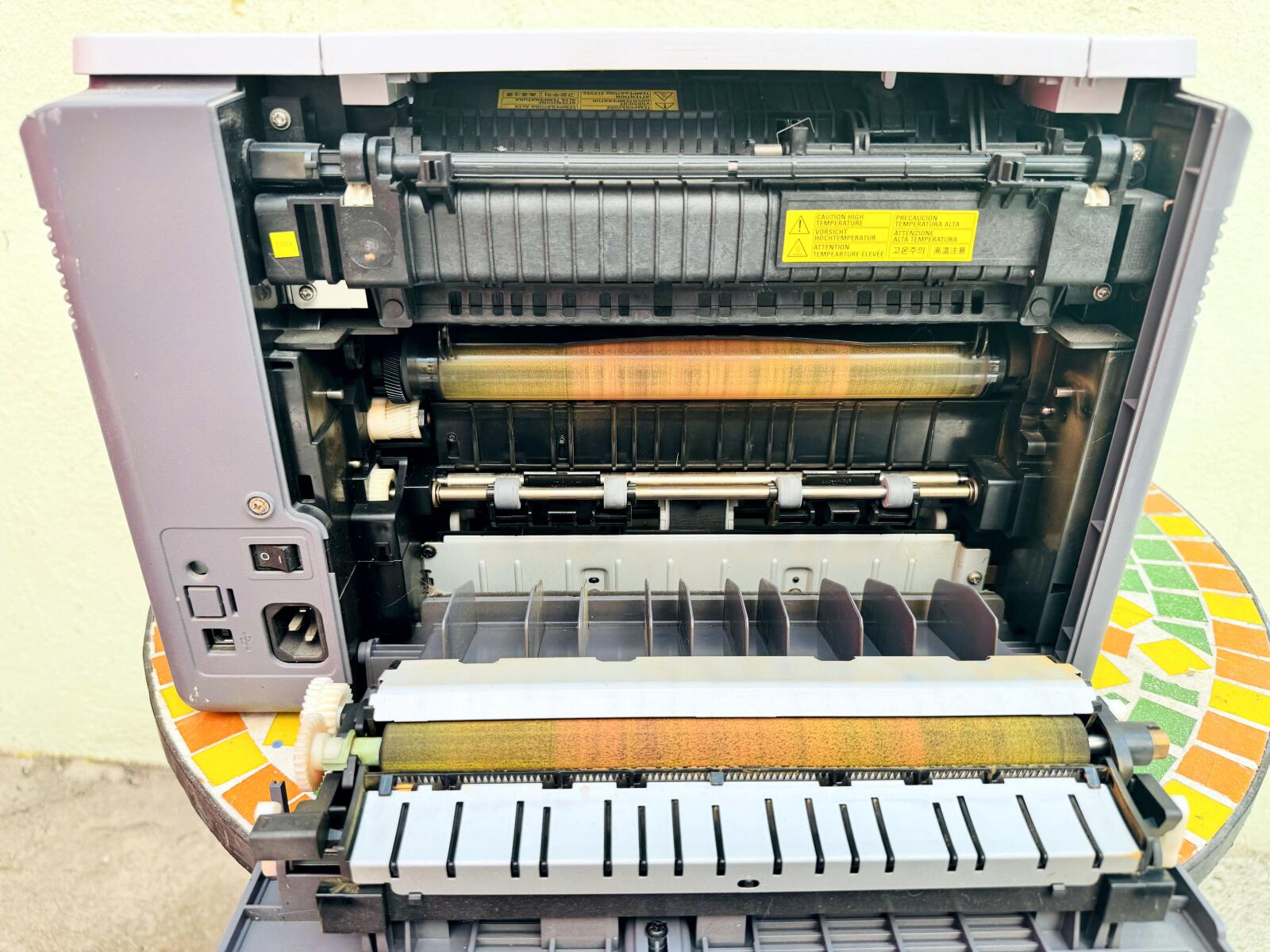 Impresora Láser en Venta – Ideal para Reparar o Refacciones (Se Atoran las Hojas)