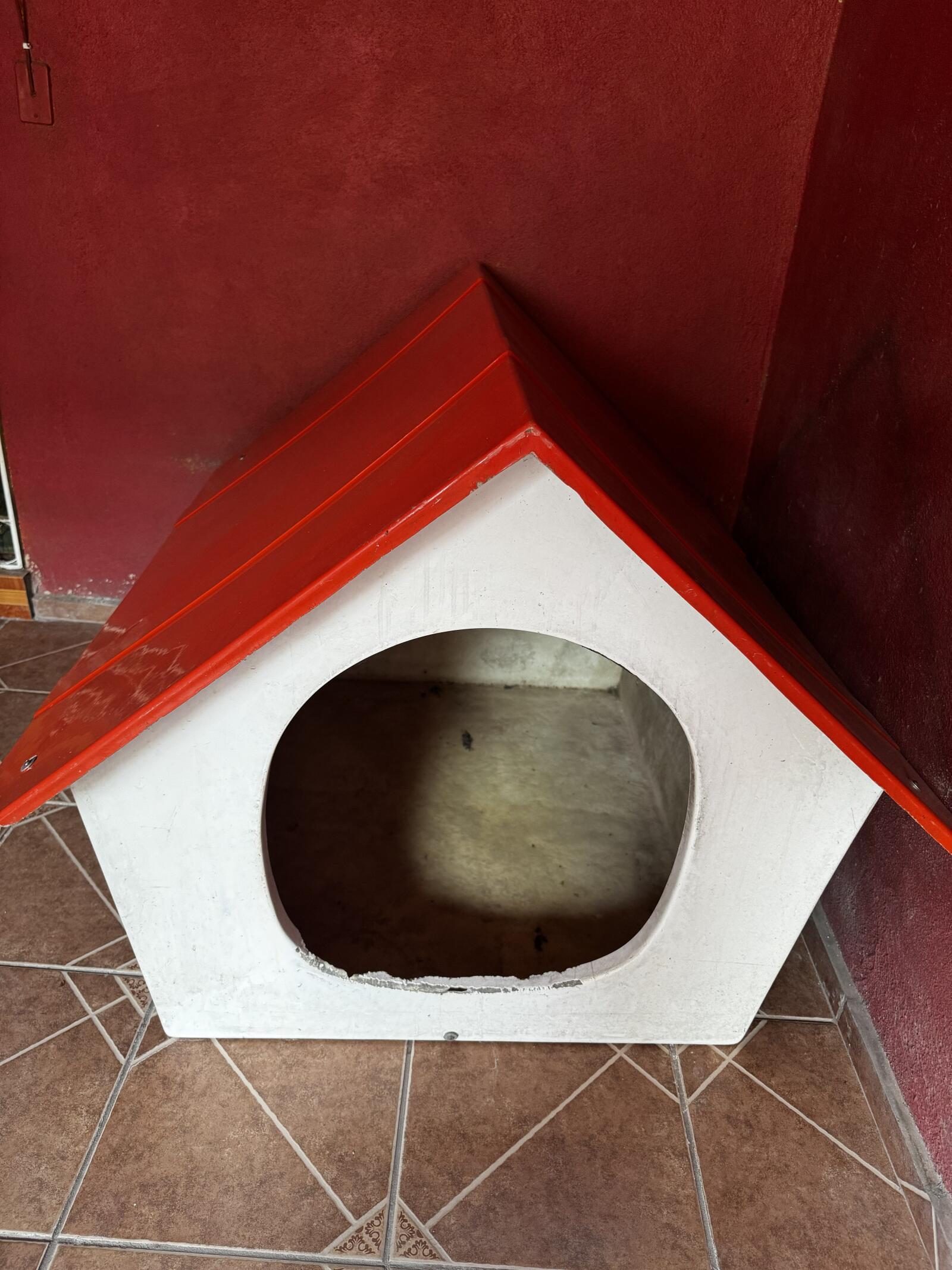 Casa para Perro Grande 🐶🏠 Ideal para Razas Grandes (Tipo Gran Danés) – Resistente y Espaciosa