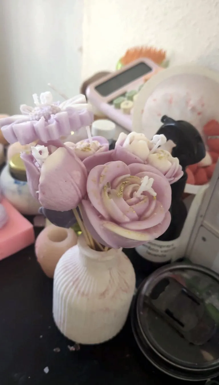 🕯️ BOUQUETS DE VELAS ARTESANALES: EL AROMA DE UN REGALO INOLVIDABLE ✨