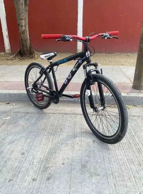 Bicicleta de Montaña R26 Custom Negro/Rojo - ¡Lista para rodar!