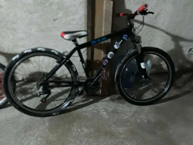 Bicicleta de Montaña R26 Custom Negro/Rojo - ¡Lista para rodar!