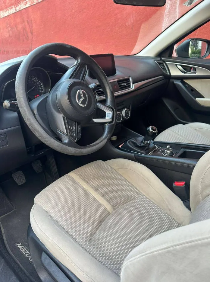 MAZDA 3, 2017