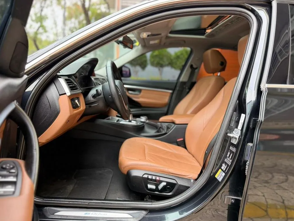 BMW 330E LUXURY LINE 2017 (HÍBRIDO ENCHUFABLE)