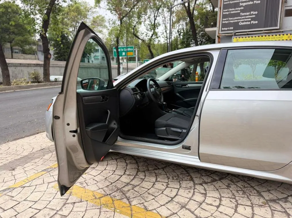 VOLKSWAGEN PASSAT COMFORTLINE 2013
