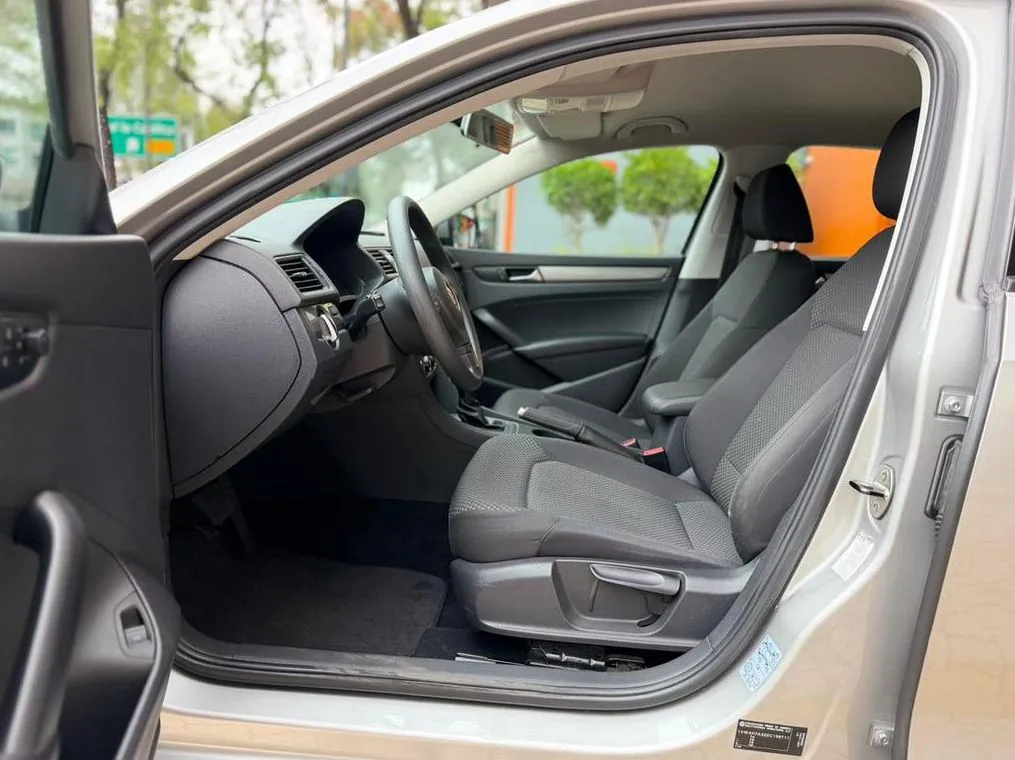 VOLKSWAGEN PASSAT COMFORTLINE 2013