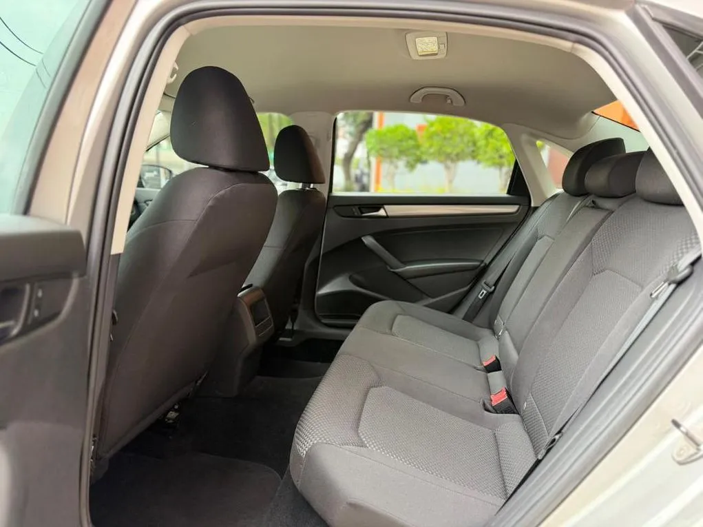 VOLKSWAGEN PASSAT COMFORTLINE 2013