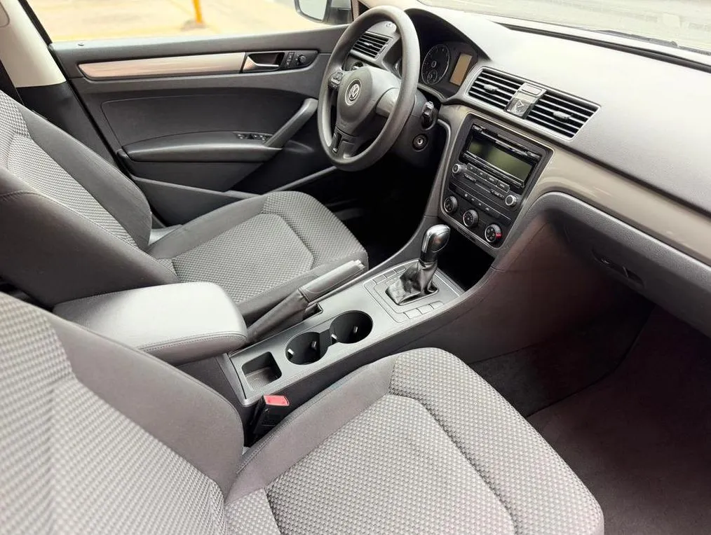 VOLKSWAGEN PASSAT COMFORTLINE 2013