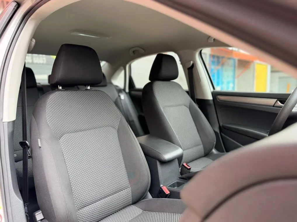 VOLKSWAGEN PASSAT COMFORTLINE 2013