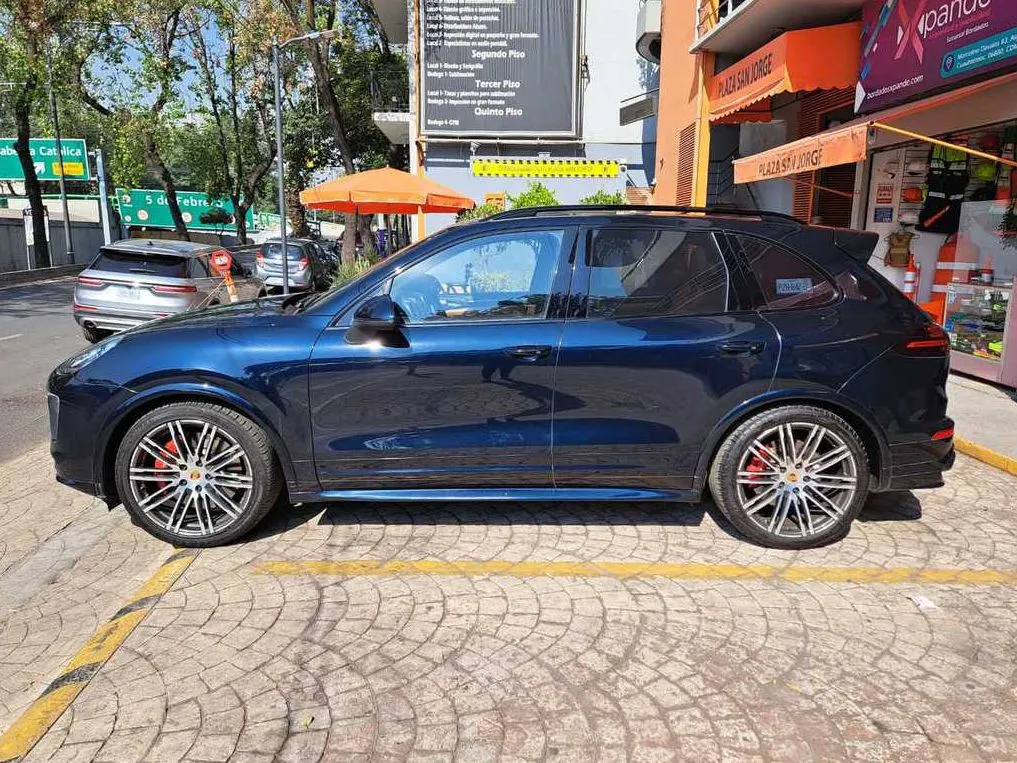 PORSCHE CAYENNE GTS 2016
