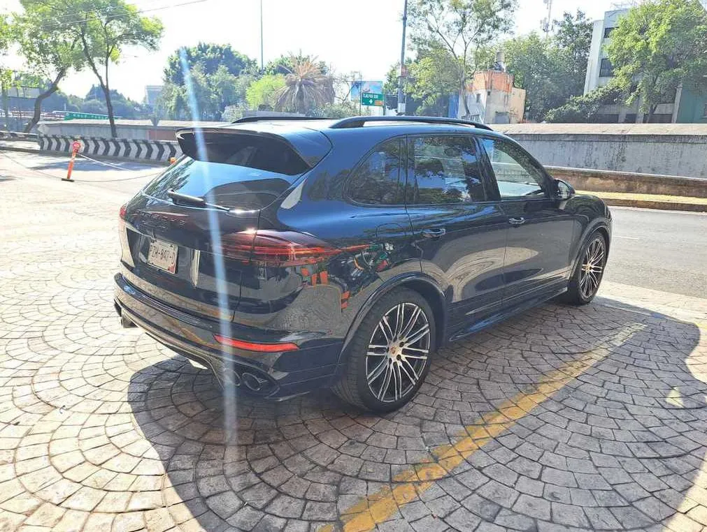 PORSCHE CAYENNE GTS 2016