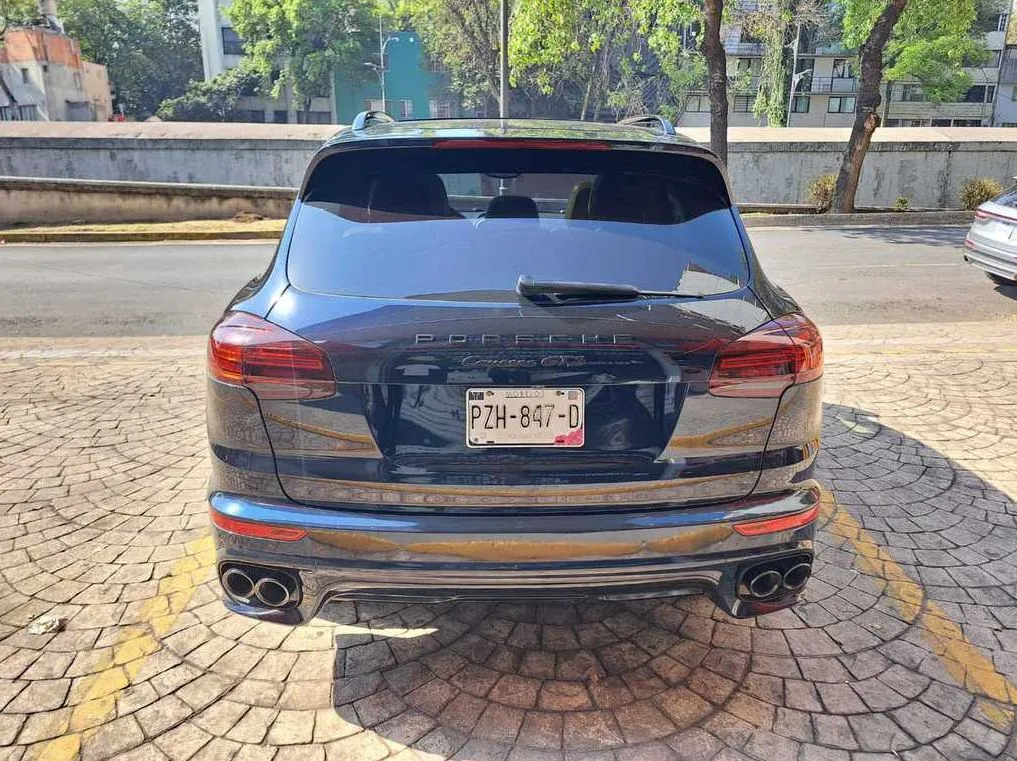 PORSCHE CAYENNE GTS 2016