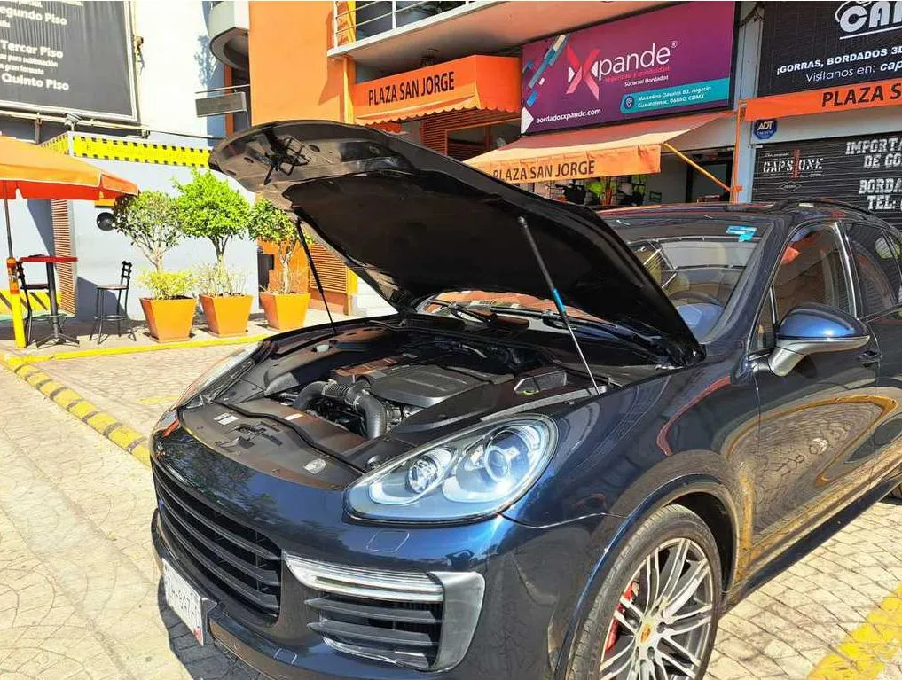 PORSCHE CAYENNE GTS 2016