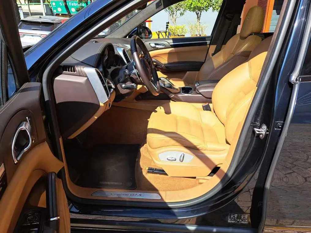 PORSCHE CAYENNE GTS 2016