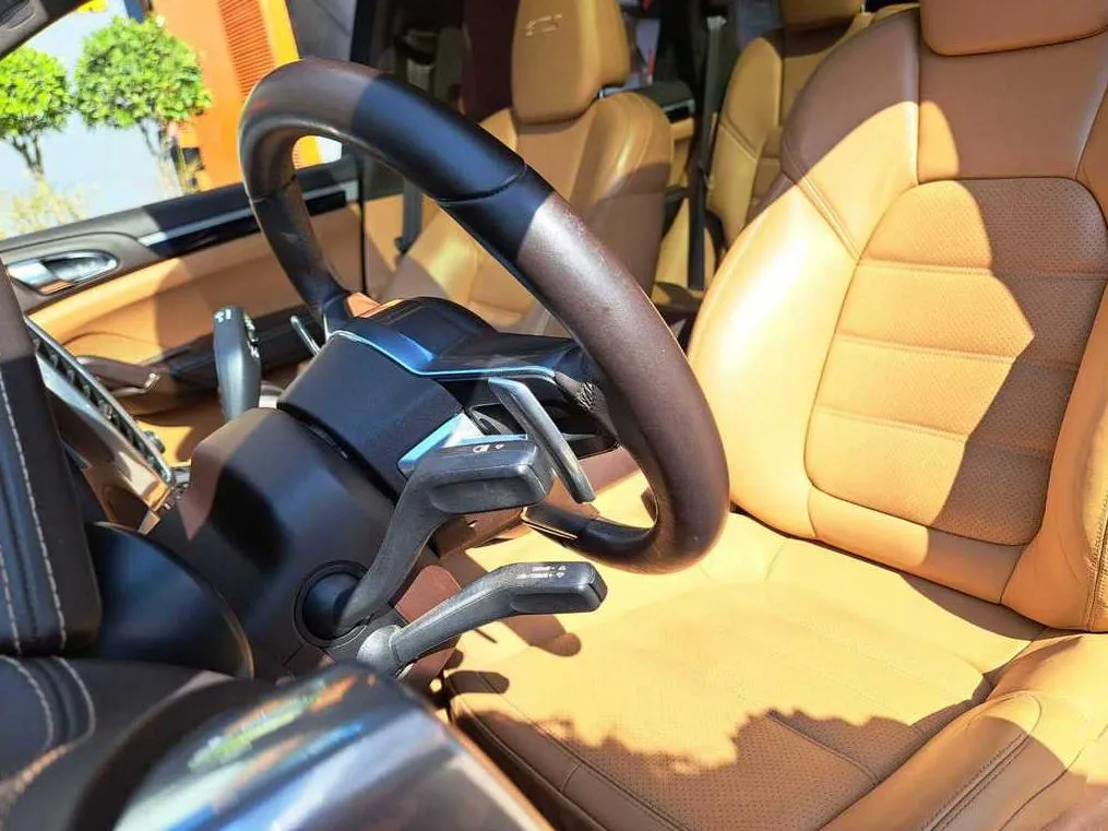 PORSCHE CAYENNE GTS 2016