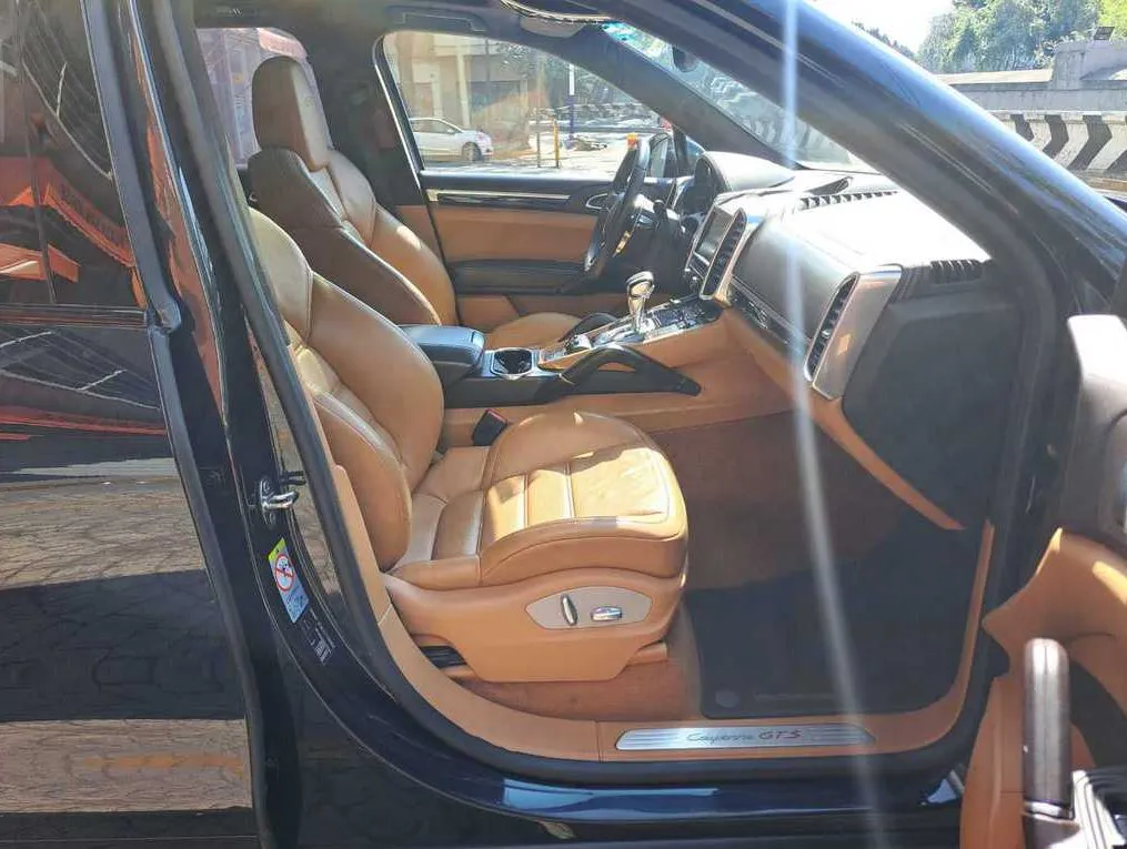 PORSCHE CAYENNE GTS 2016