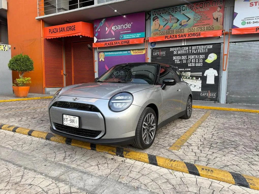MINI COOPER E 2024 (ELÉCTRICO 100%)