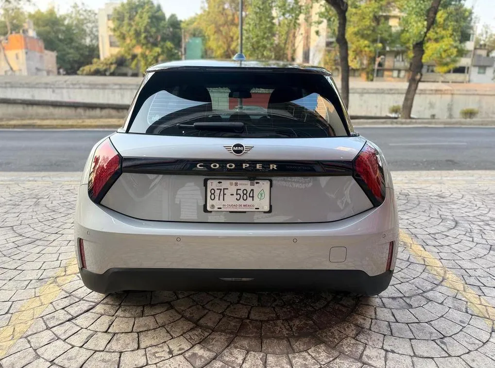 MINI COOPER E 2024 (ELÉCTRICO 100%)