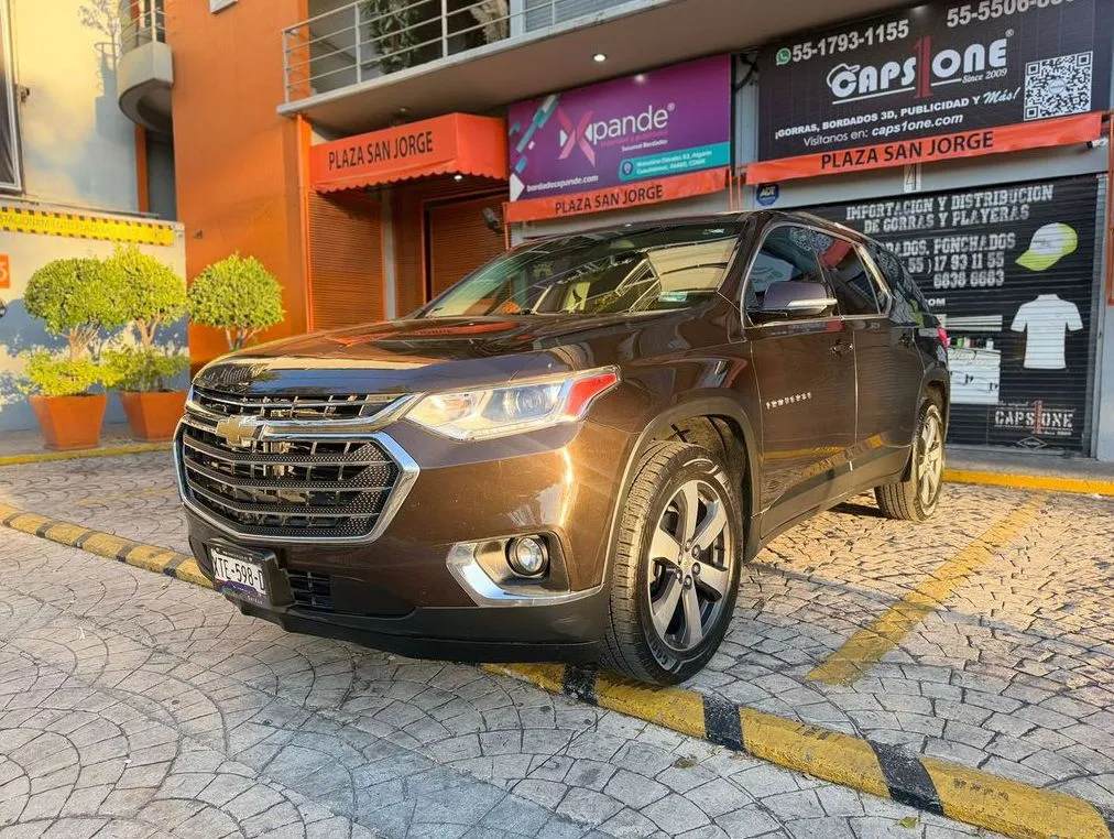 TRAVERSE LT 2018 3 FILAS DE ASIENTOS