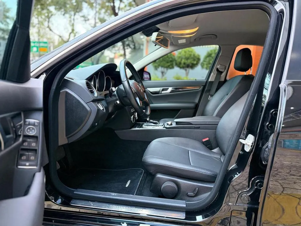 MERCEDES BENZ C180 2013