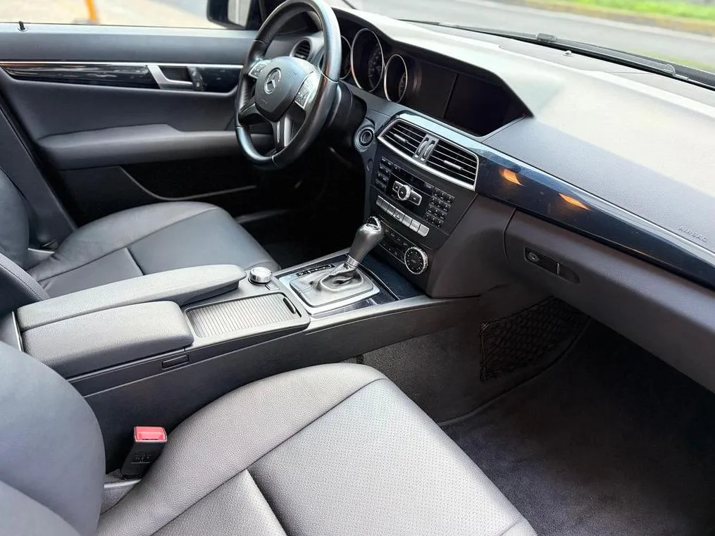 MERCEDES BENZ C180 2013