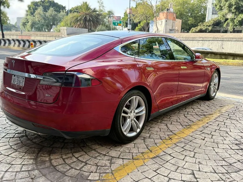 TESLA MODEL S 85D 2015
