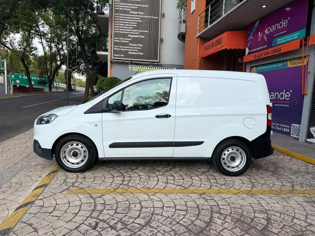 TRANSIT COURIER VAN 2023
