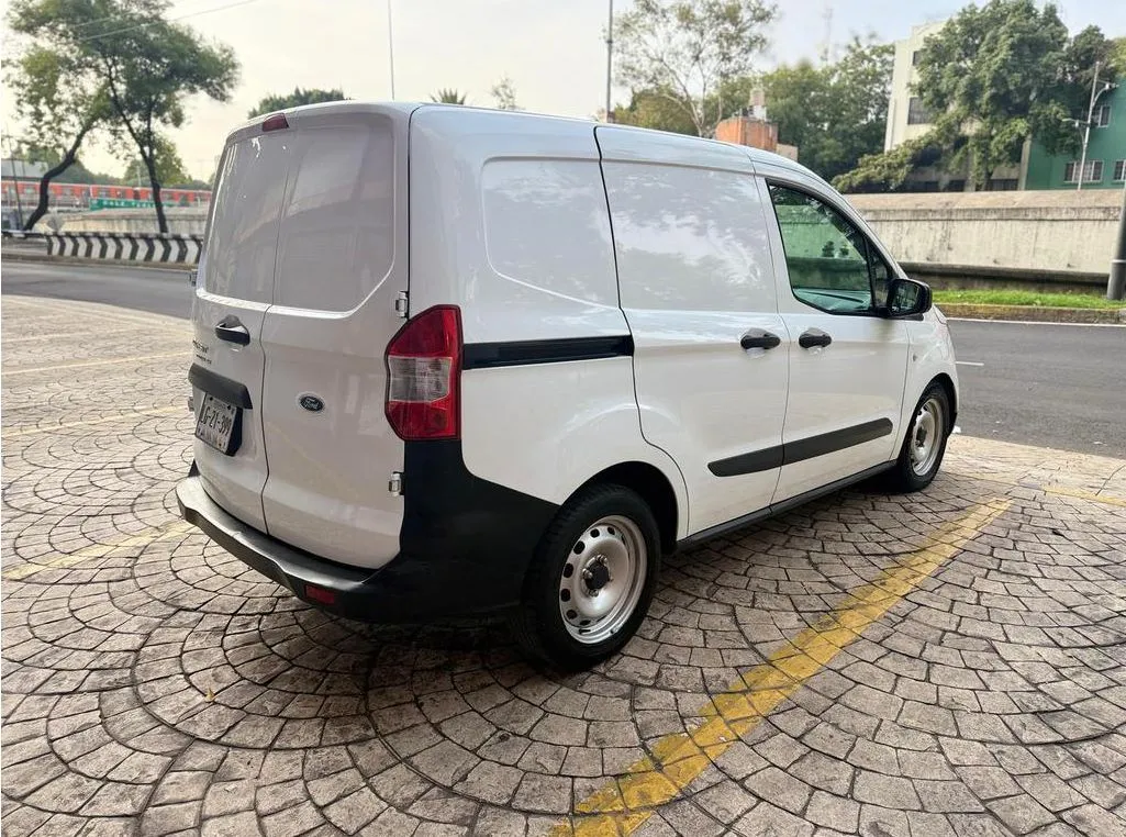 TRANSIT COURIER VAN 2023