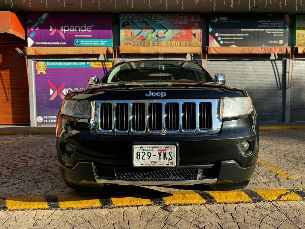 JEEP GRAND CHEROKEE LIMITED LUJO V8 HEMI 2012
