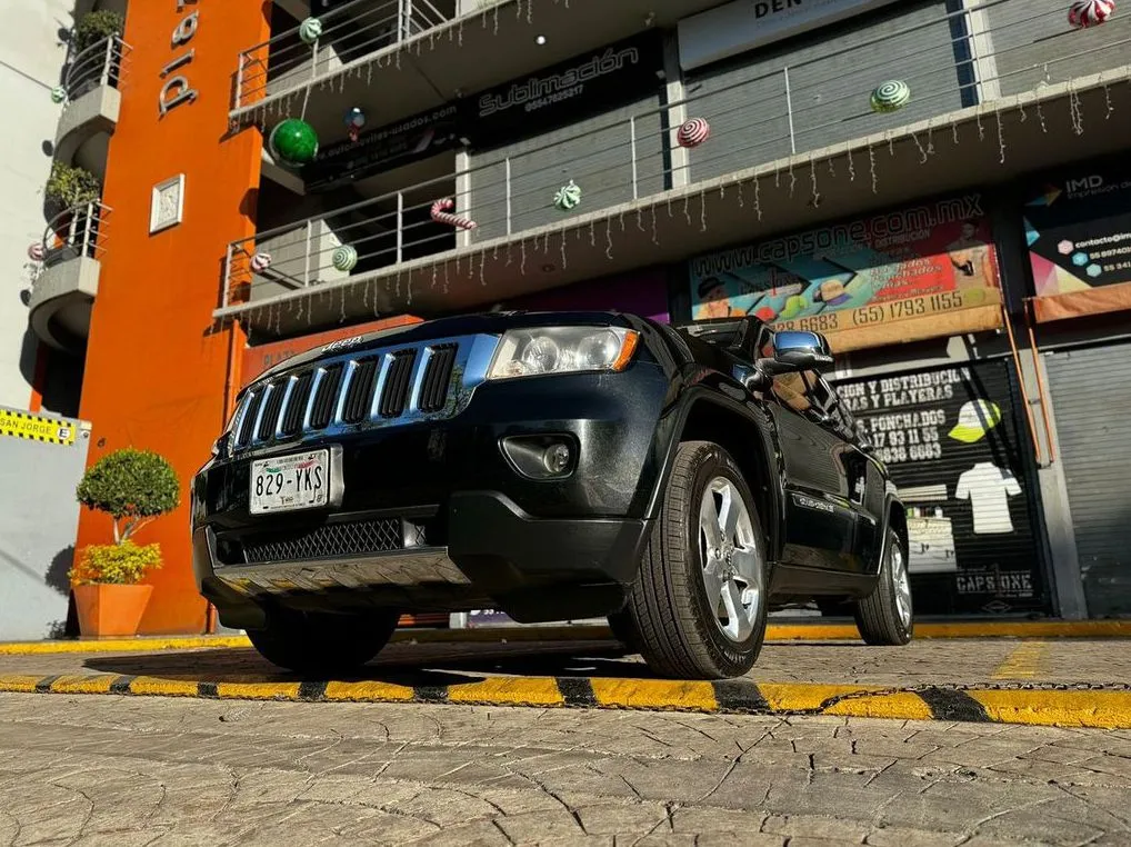JEEP GRAND CHEROKEE LIMITED LUJO V8 HEMI 2012