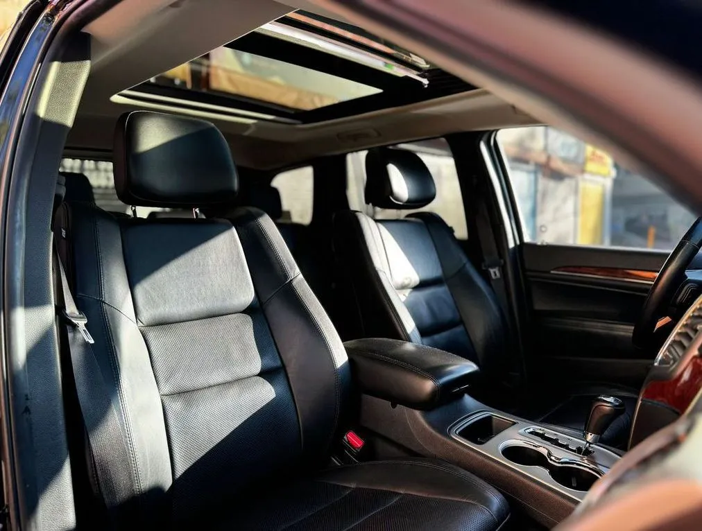 JEEP GRAND CHEROKEE LIMITED LUJO V8 HEMI 2012