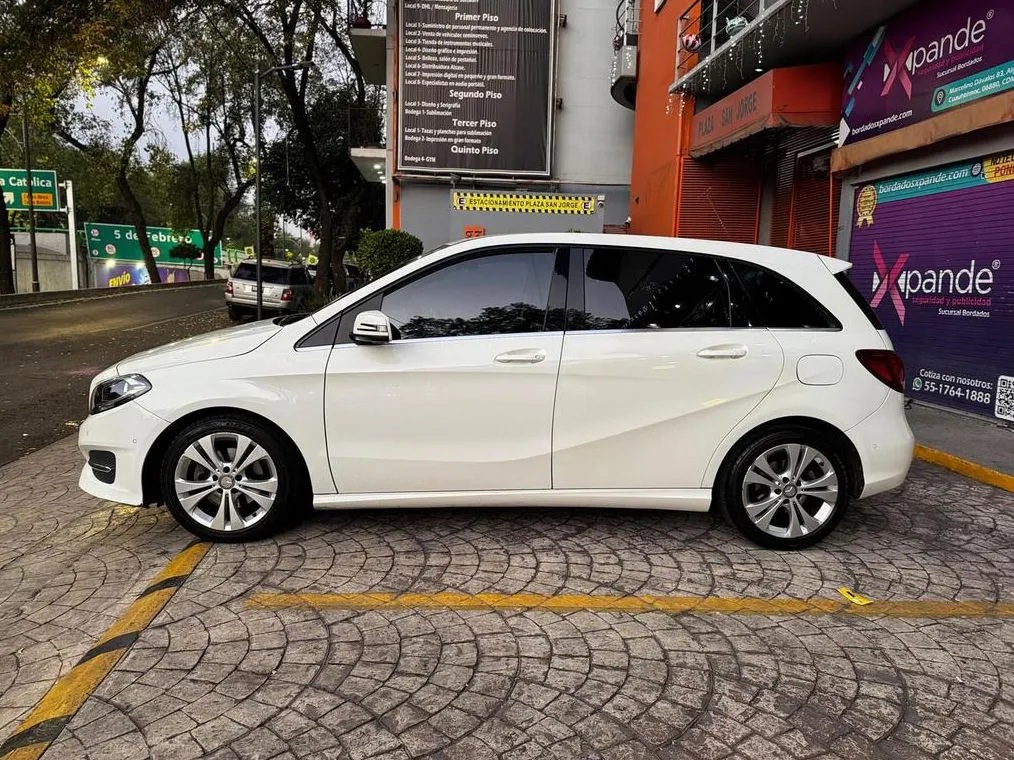 MERCEDES BENZ B 180 CGI 2017