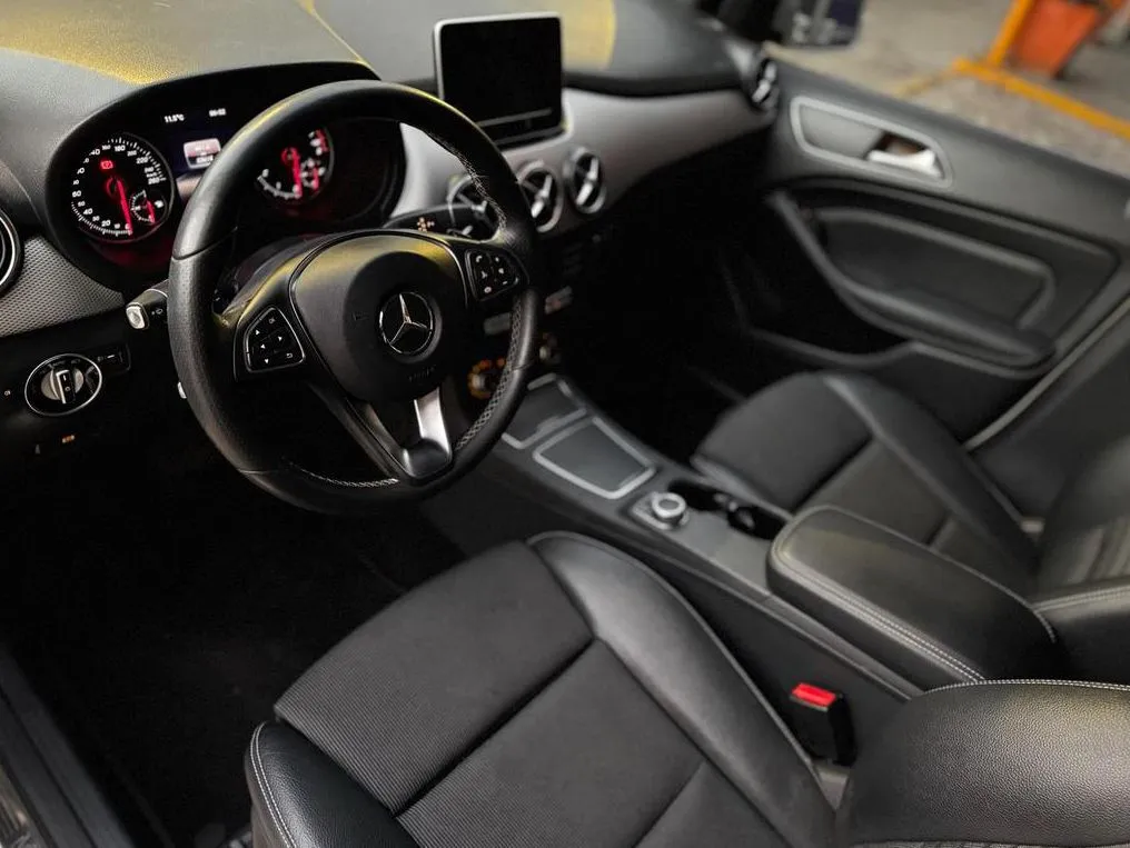 MERCEDES BENZ B 180 CGI 2017