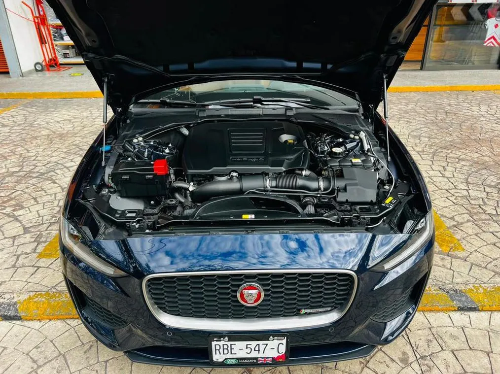 JAGUAR XE R DYNAMIC SE 300PS 2020