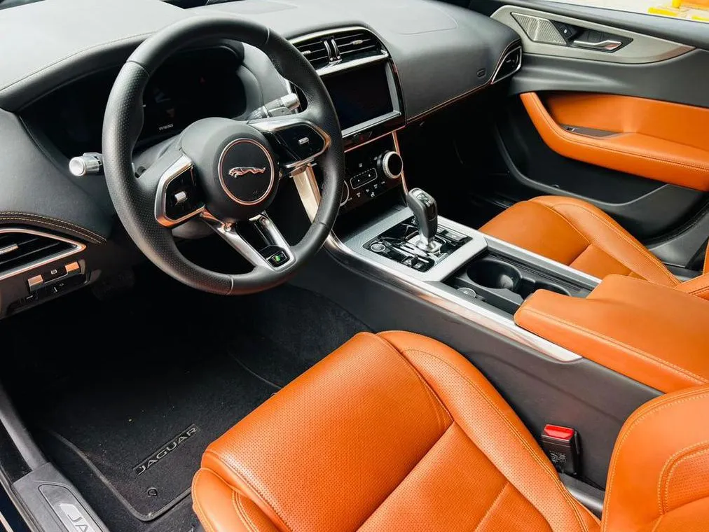 JAGUAR XE R DYNAMIC SE 300PS 2020