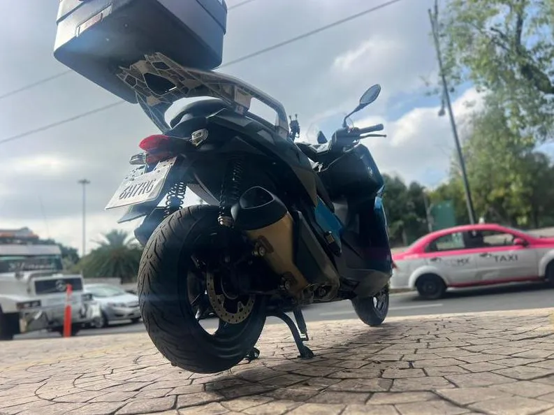 MOTO BMW C 400 X 2019