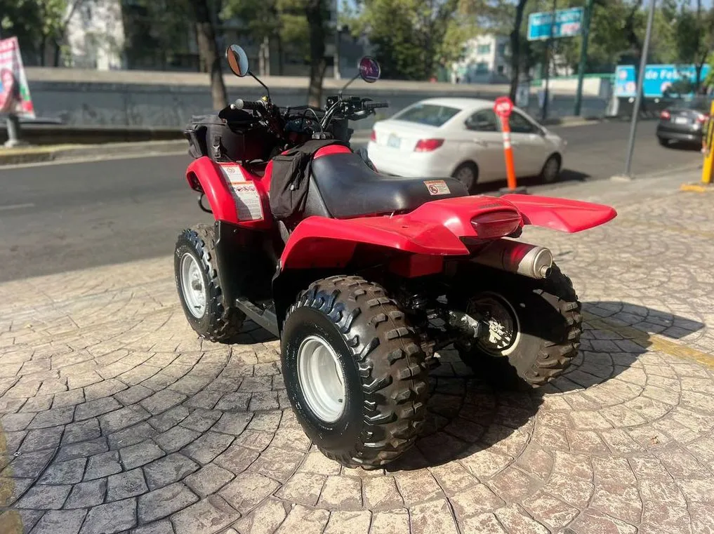 CUATRIMOTO SUZUKI TODO TERRENO LT-F250 2011