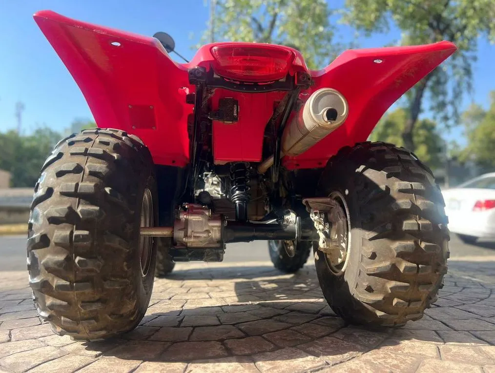 CUATRIMOTO SUZUKI TODO TERRENO LT-F250 2011