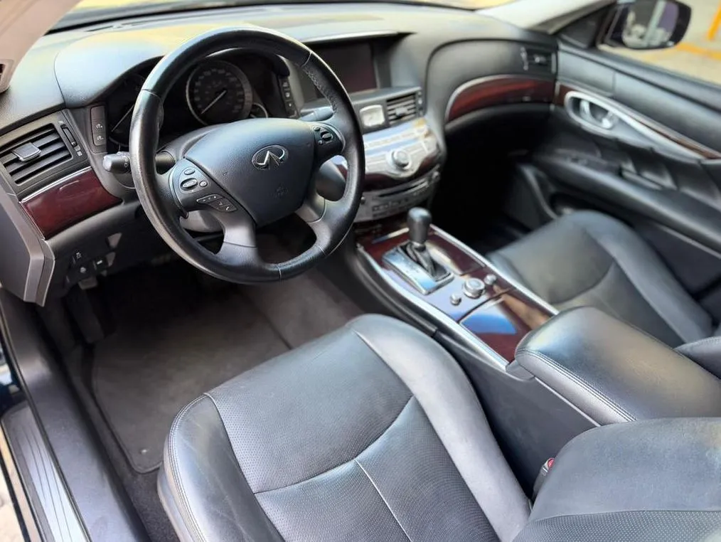 INFINITI Q70 SEDUCTION 2018