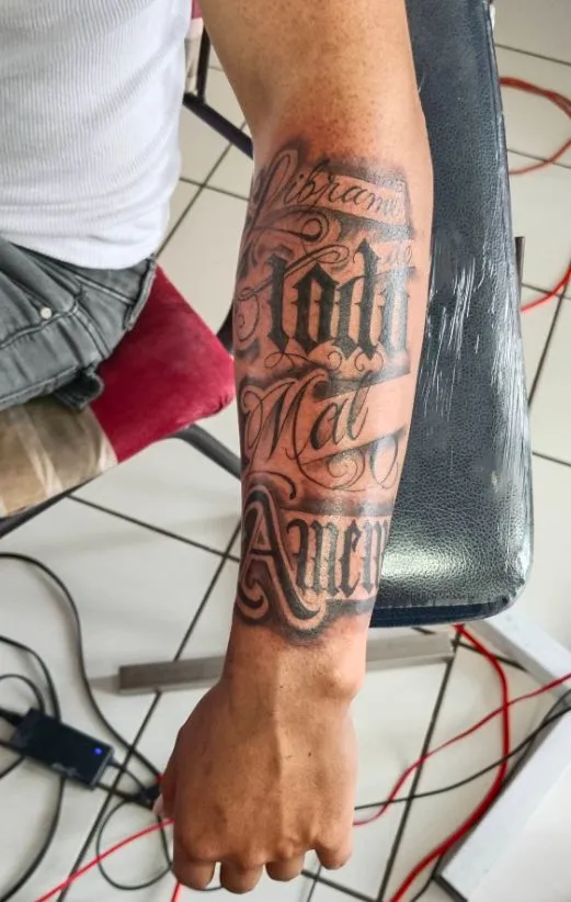 🎨🔥 Tatuajes Profesionales Personalizados | Convierte tu Idea en Arte 🔥🎨