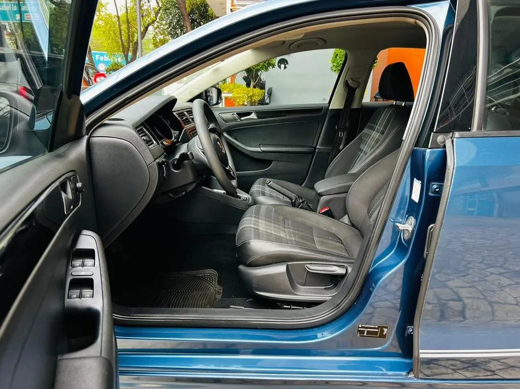 JETTA STYLE A7 2017 PIEL-TELA AT AC