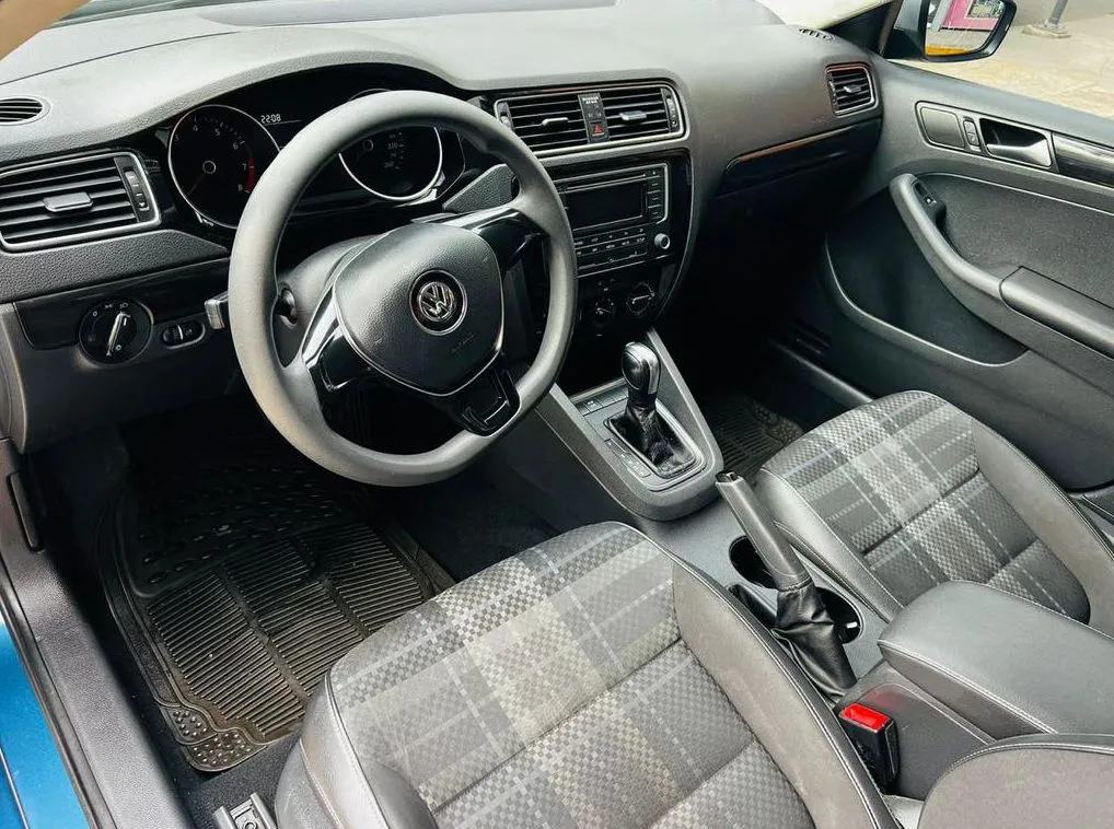 JETTA STYLE A7 2017 PIEL-TELA AT AC