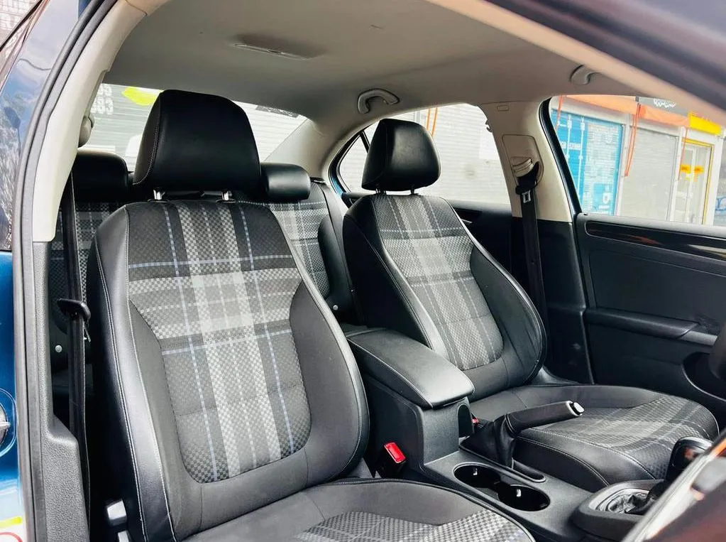JETTA STYLE A7 2017 PIEL-TELA AT AC