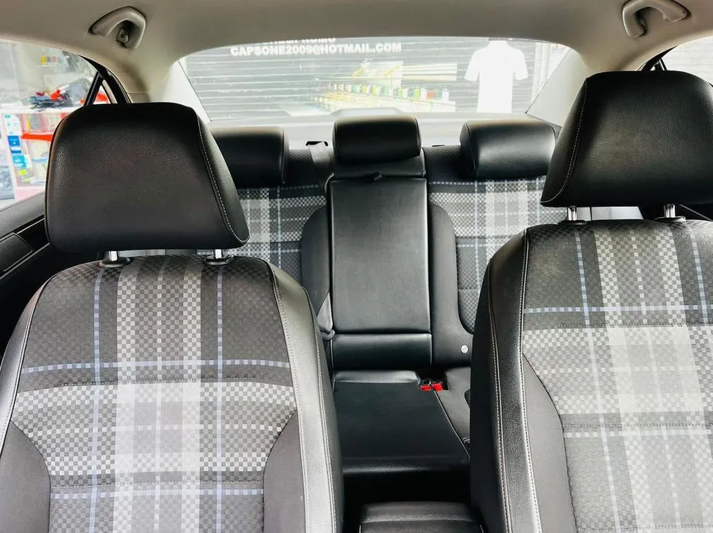 JETTA STYLE A7 2017 PIEL-TELA AT AC