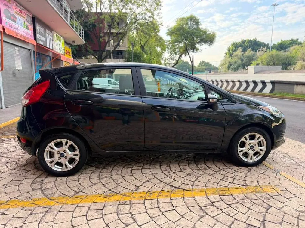 FORD FIESTA SE HB 2015