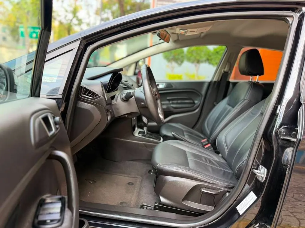 FORD FIESTA SE HB 2015