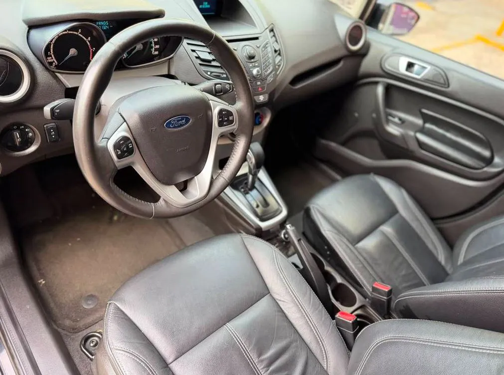 FORD FIESTA SE HB 2015