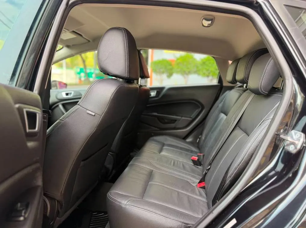 FORD FIESTA SE HB 2015