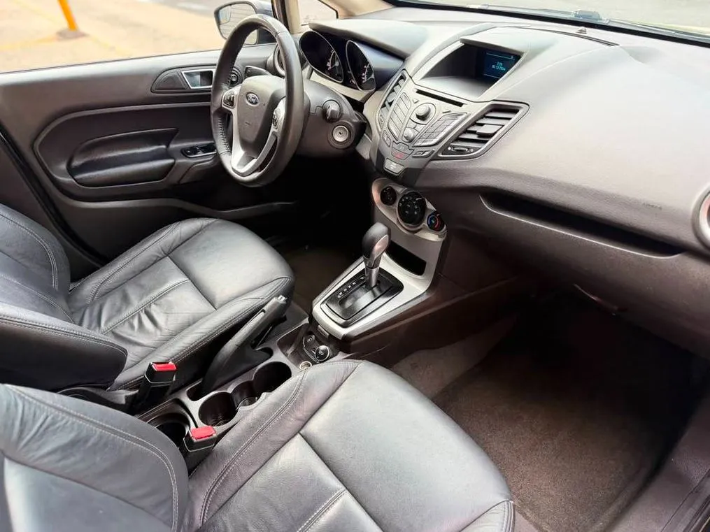 FORD FIESTA SE HB 2015