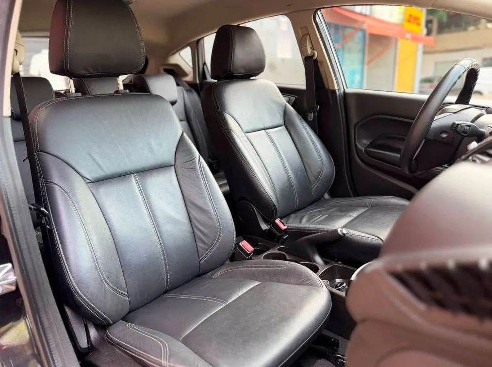 FORD FIESTA SE HB 2015